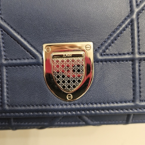 💙 Christian Dior Diorama Navy Blue Leather Compact Wallet - Picture 10 of 11